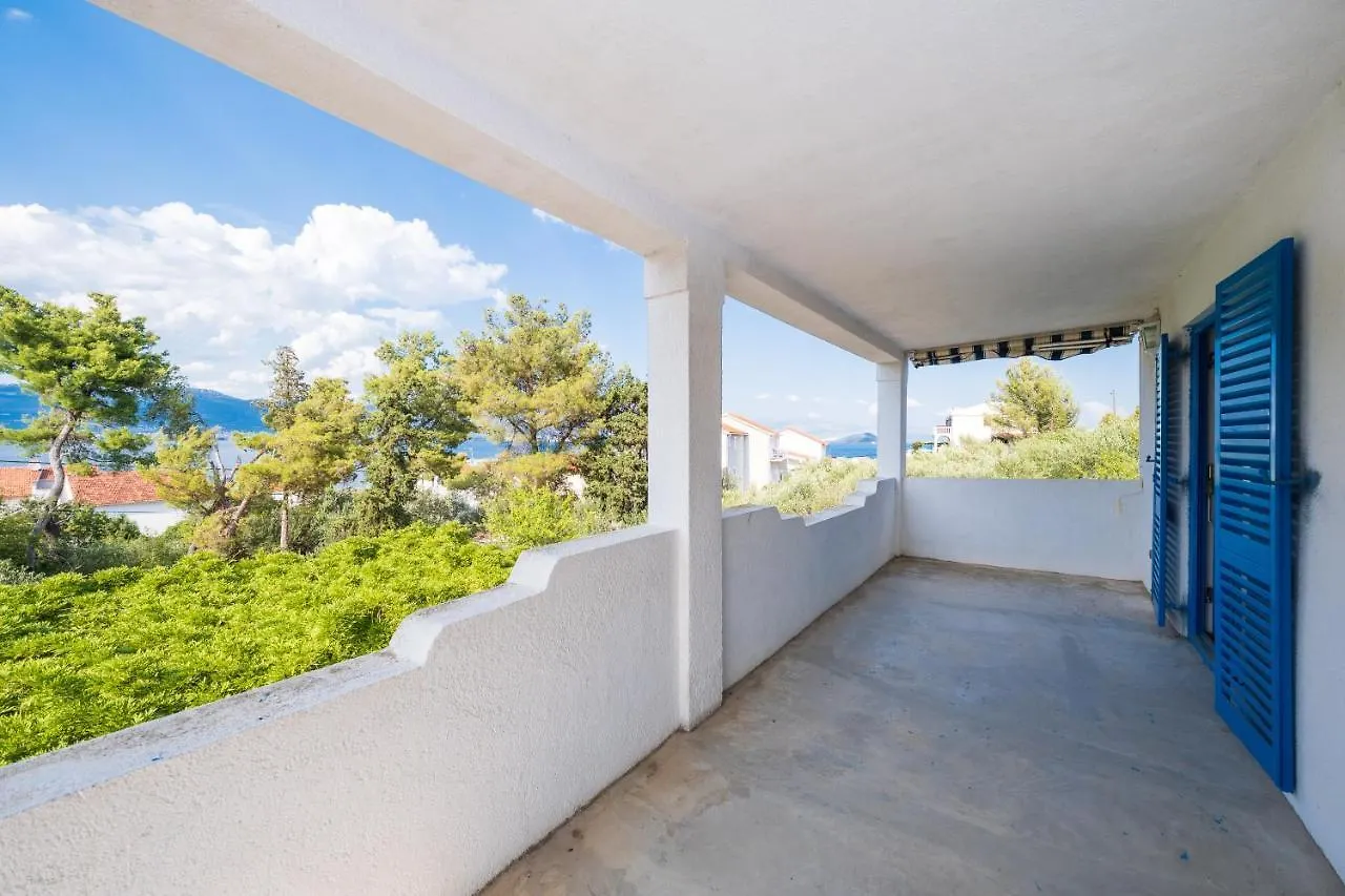 Вилла Mediterranean Oasis Трогир Дом отдыха