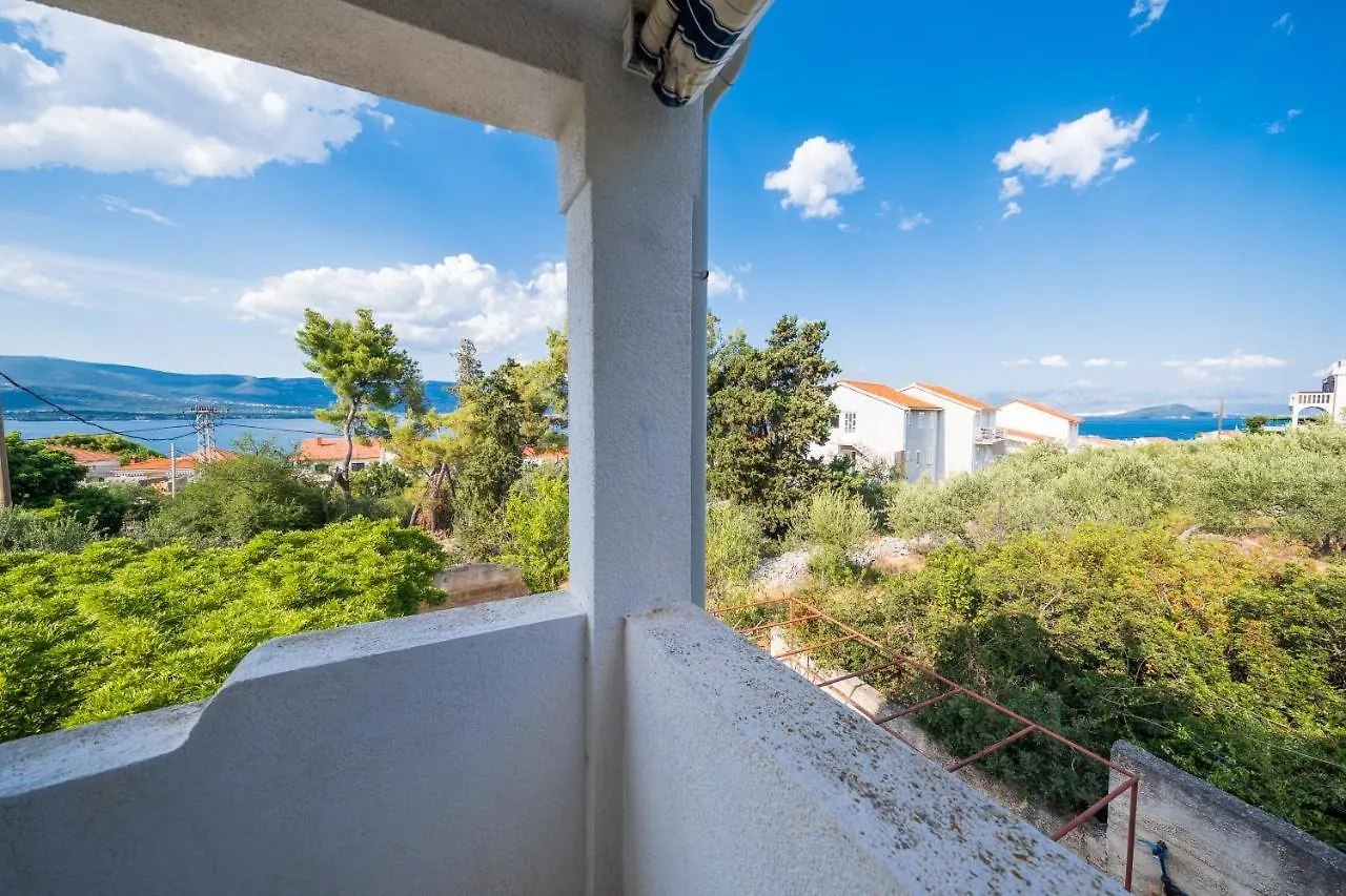 Дом отдыха Вилла Mediterranean Oasis Трогир