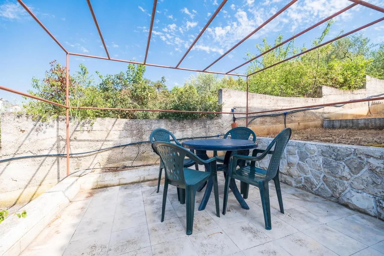 Вилла Mediterranean Oasis Трогир