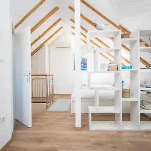 Tragos Lemon Tree Apartment