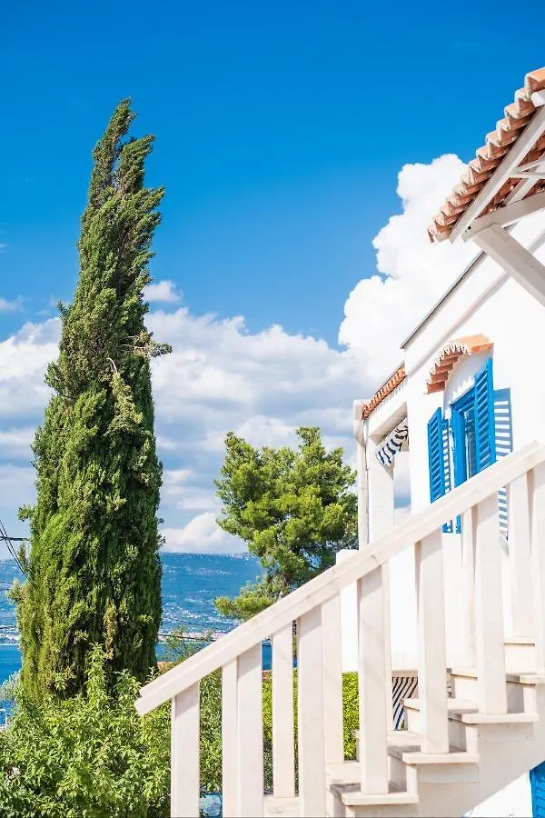 Mediterranean Oasis Villa Trogir 0*,